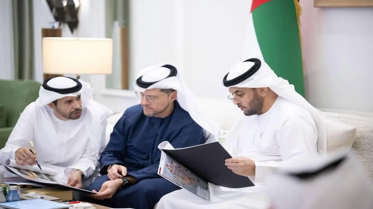 حمدان بن زايد يوجه وفد البلديات بتنفيذ مشاريع إنمائية وفق معايير عالمية عالية